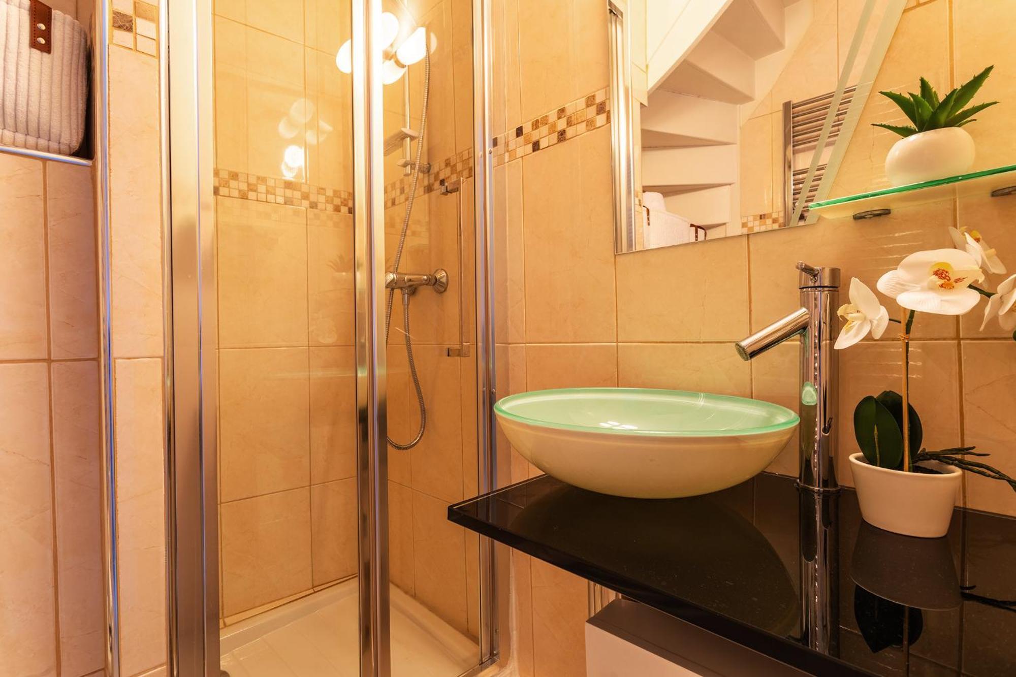Suquet Du Midi Mar323 4p Appartement Cannes